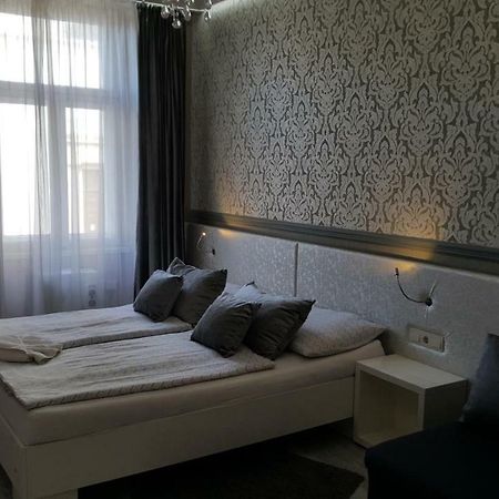 Designholz Boutique Panzio Bed and Breakfast Győr Zewnętrze zdjęcie