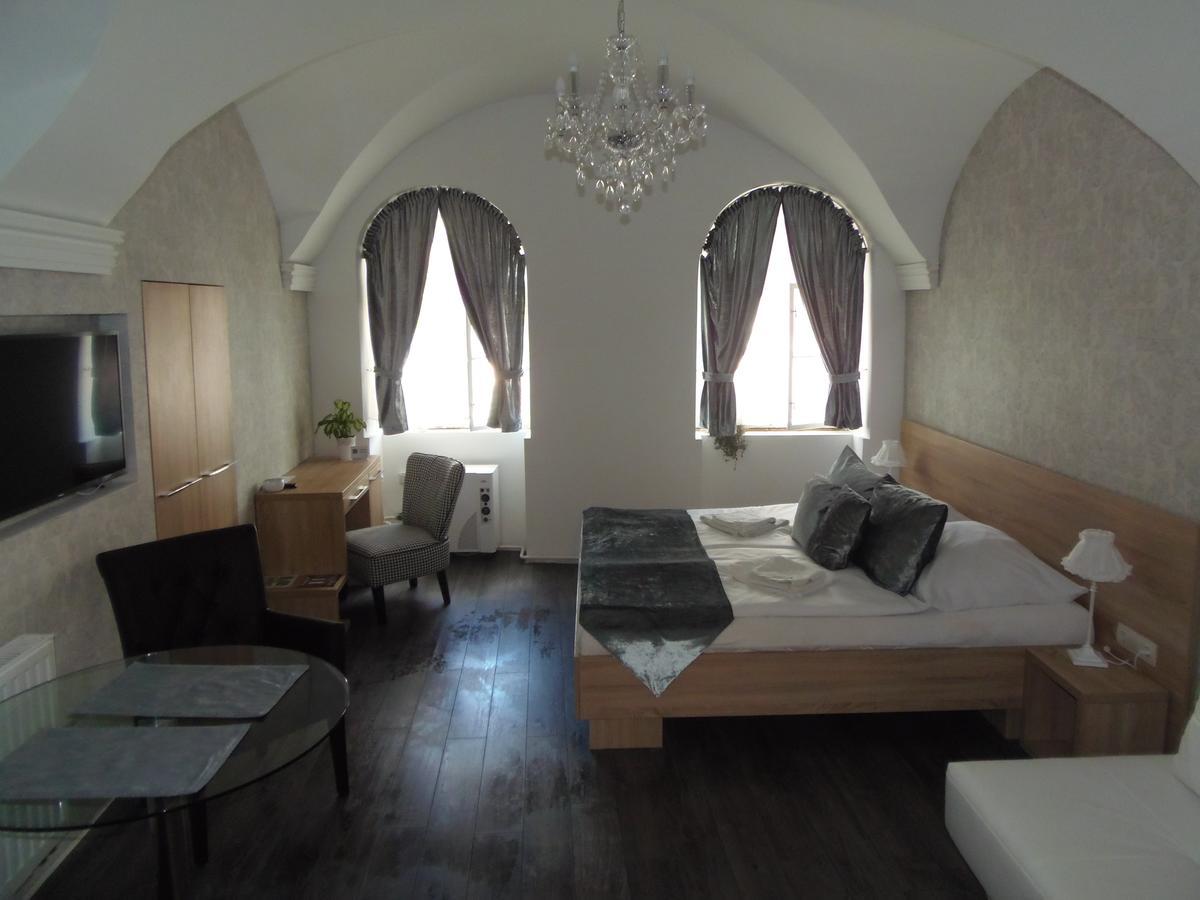 Designholz Boutique Panzio Bed and Breakfast Győr Zewnętrze zdjęcie