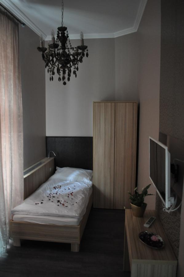 Designholz Boutique Panzio Bed and Breakfast Győr Zewnętrze zdjęcie