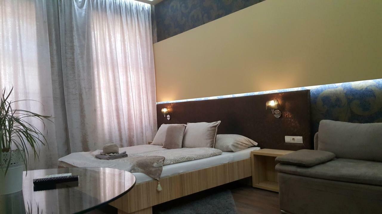 Designholz Boutique Panzio Bed and Breakfast Győr Zewnętrze zdjęcie